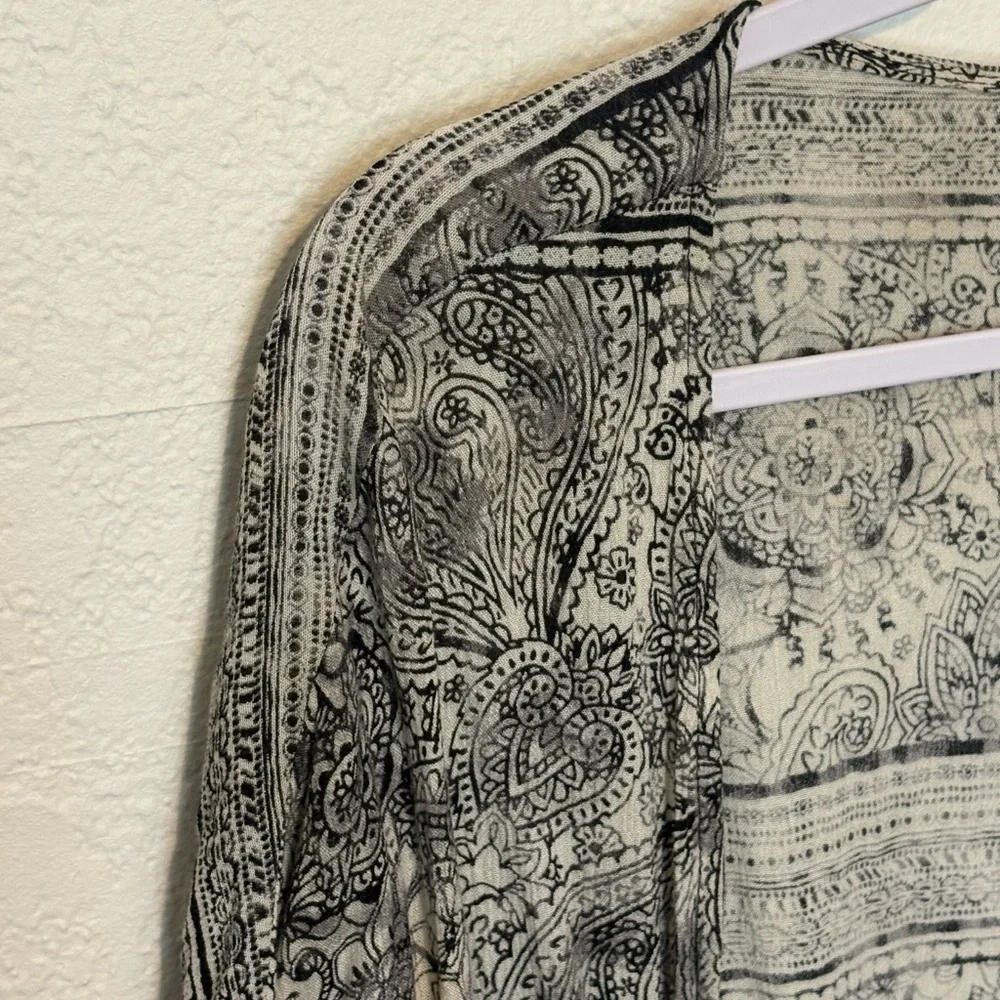 California Gypsy Black & White Print Kimono with Fringe (One Size)
